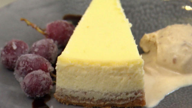 Rezept: Cheesecake an Erdnuss-Karamell-Eis Rezept: Cheesecake an Erdnuss-Karamell-Eis