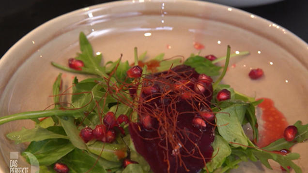 Rezept: Gefüllte Manti mal anders auf Rote-Bete-Carpaccio und Salatbett Rezept: Gefüllte Manti mal anders auf Rote-Bete-Carpaccio und Salatbett