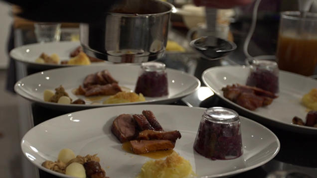 Rezept: Gänseduett mit Maronenpüree und Kartoffelknödel Rezept: Gänseduett mit Maronenpüree und Kartoffelknödel