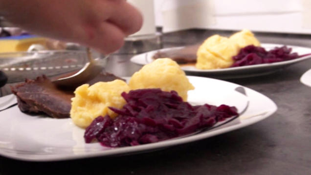 Rezept: Soorbrode mit Kartoffelknödeln un Kappes Rezept: Soorbrode mit Kartoffelknödeln un Kappes