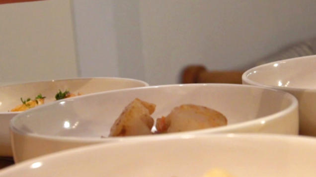 Rezept: Jakobsmuscheln auf Gemüsebett mit Cognacsoße Rezept: Jakobsmuscheln auf Gemüsebett mit Cognacsoße