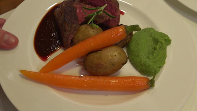 Rezept: Rinderfilet an Rotweinsoße mit vegetarischer Alternative Rezept: Rinderfilet an Rotweinsoße mit vegetarischer Alternative