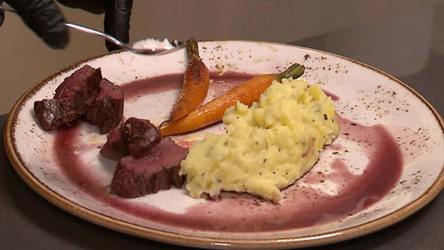 Rezept: Hanging Tender mit Kartoffelstampf und glasierten Möhren Rezept: Hanging Tender mit Kartoffelstampf und glasierten Möhren