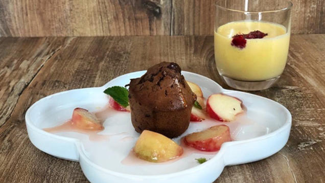 Rezept: Schokomuffin mit Himbeersorbet im Lassi (Chris Tall) Rezept: Schokomuffin mit Himbeersorbet im Lassi (Chris Tall)