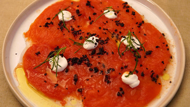 Rezept: Tomato Carpaccio, Challah Bread Rezept: Tomato Carpaccio, Challah Bread