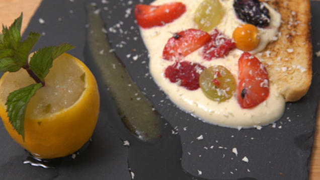 Rezept: Süßes Bruschetta mit Zitronen-Minz-Eis Rezept: Süßes Bruschetta mit Zitronen-Minz-Eis