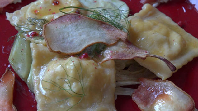 Rezept: Ravioli gefüllt mit Ziegenkäse und Birne auf Fenchel-Gemüse Rezept: Ravioli gefüllt mit Ziegenkäse und Birne auf Fenchel-Gemüse