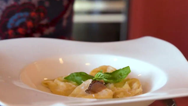 Rezept: Trüffel-Tortelloni mit Ziegenfrischkäse-Füllung Rezept: Trüffel-Tortelloni mit Ziegenfrischkäse-Füllung