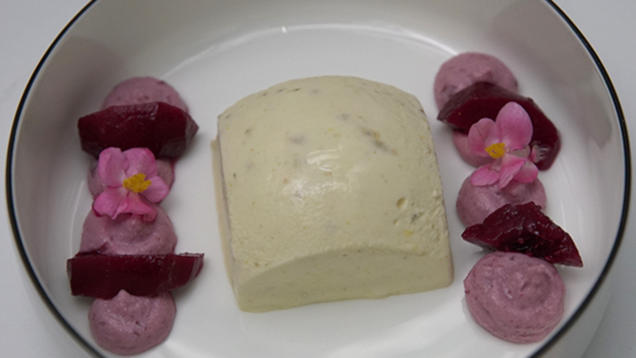 Rezept: Kaltes Mädesüß in rotem Weinberg Rezept: Kaltes Mädesüß in rotem Weinberg
