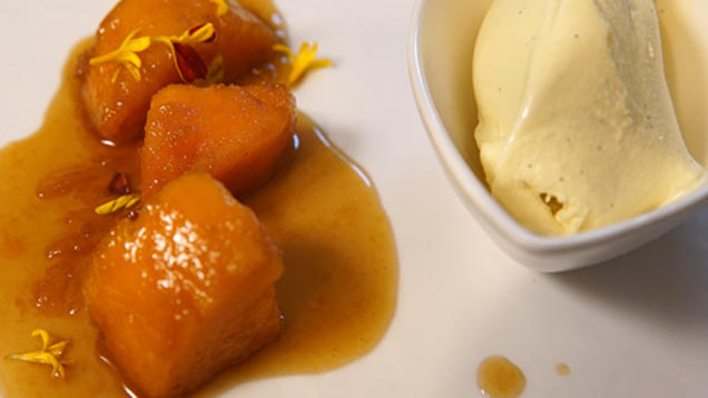 Rezept: Schwarzes Baumblut trifft auf Süßkartoffel und eiskalte Madagascar Vanille Rezept: Schwarzes Baumblut trifft auf Süßkartoffel und eiskalte Madagascar Vanille