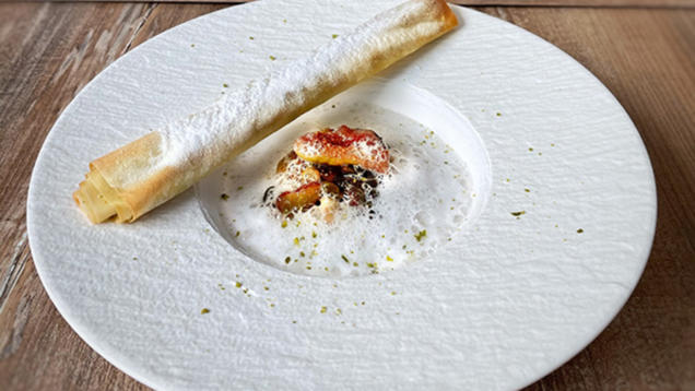 Rezept: Veganer Milchreis mit Mastix, Pistazienzigarre und Feigen (Panagiota Petridou) Rezept: Veganer Milchreis mit Mastix, Pistazienzigarre und Feigen (Panagiota Petridou)