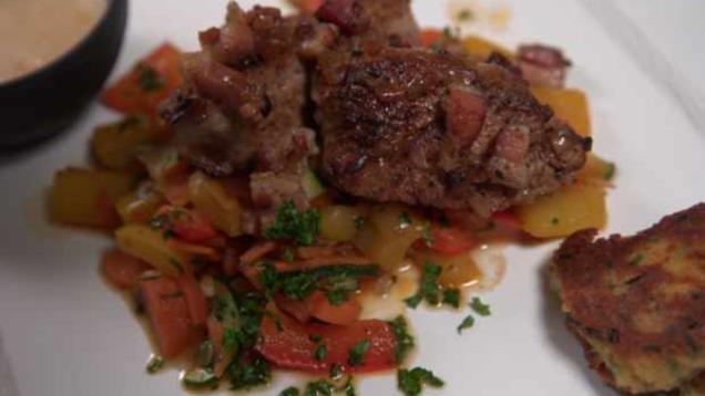 Rezept: Schweinefilet mit Kartoffeln und Champignon-Cognac-Sauce Rezept: Schweinefilet mit Kartoffeln und Champignon-Cognac-Sauce