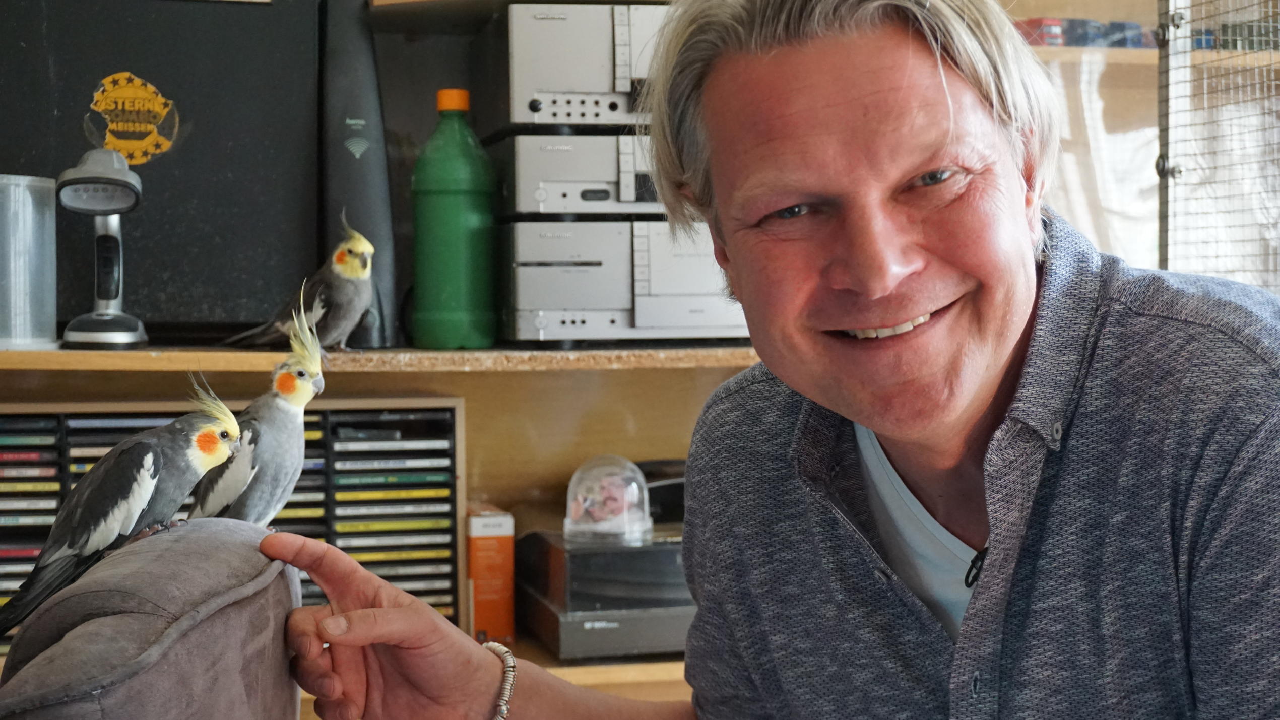 hundkatzemaus: Ein neues Zuhause für Vögel mit Handicap Frank Weber rettet Sittiche