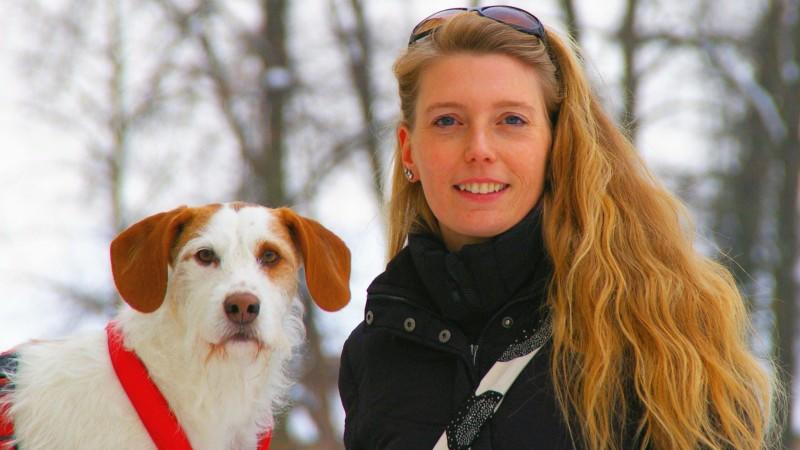 Die Themen nächste Woche Tieranwältin Dorrit Franze mit Hündin Lupa. Foto: VOX/Dorrit Franze