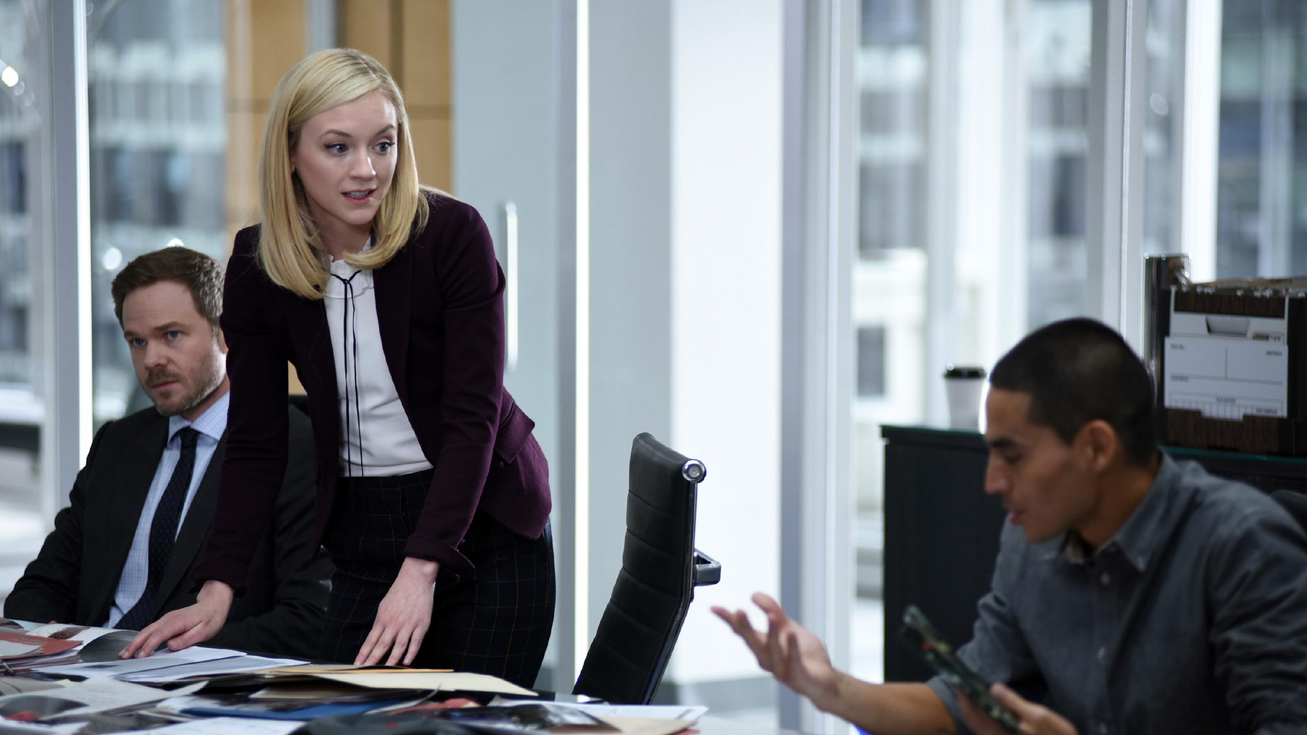 Conviction: Emily Kinney spielt Tess Larson V.l.: Sam Spencer (Shawn Ashmore), Tess Larson (Emily Kinney) und Franklin _Frankie_ Cruz (Manny Montana)