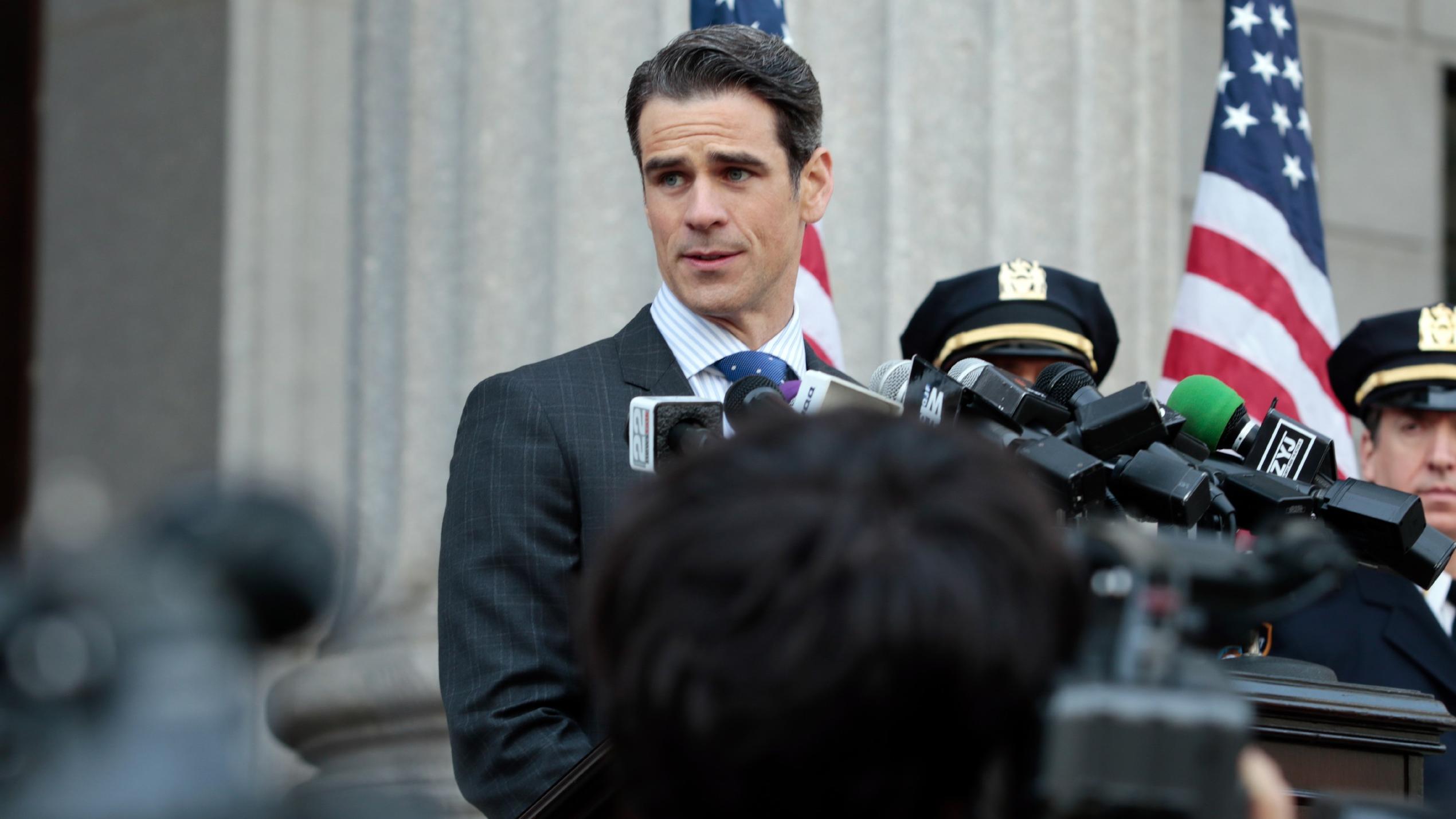 Conviction: Eddie Cahill spielt Staatsanwalt Conner Wallace Conner Wallace (Eddie Cahill)