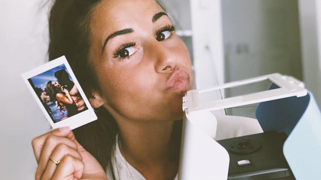 Sarah Lombardi teilt Knutsch-Foto mit ihrem Roberto bei Instagram Sarah Lombardi ist nun wieder in festen Händen.