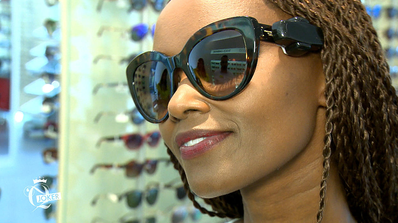 Shopping Queen: Priscilla will eine luxuriöse "Angeberbrille" Shopping Queen in Stuttgart: Priscilla sucht eine luxuriöse Designersonnenbrille