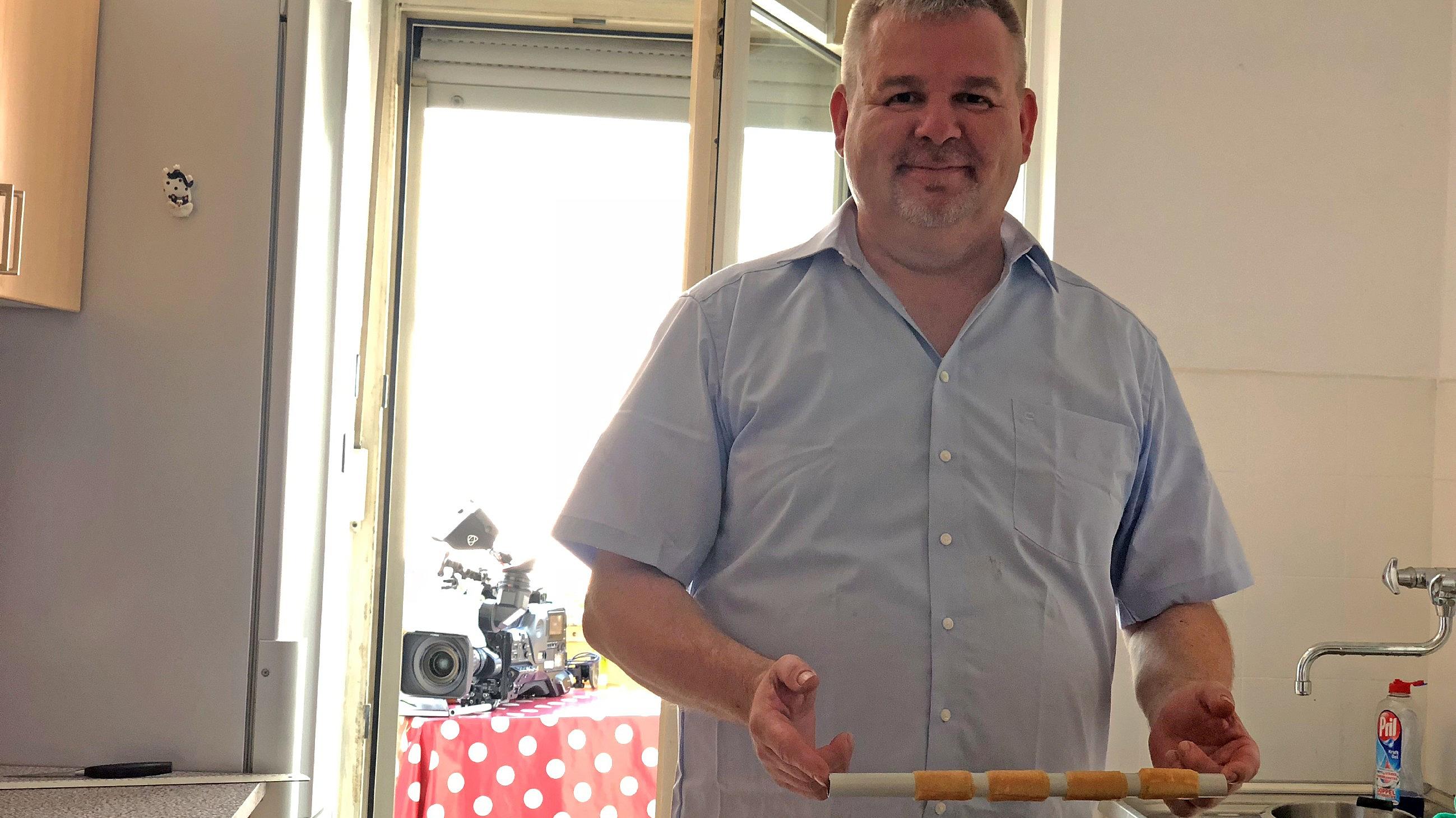 "Die Deutsche Dinner-Meisterschaft": Das ist Bernd aus Köln Das ist Gastgeber Bernd