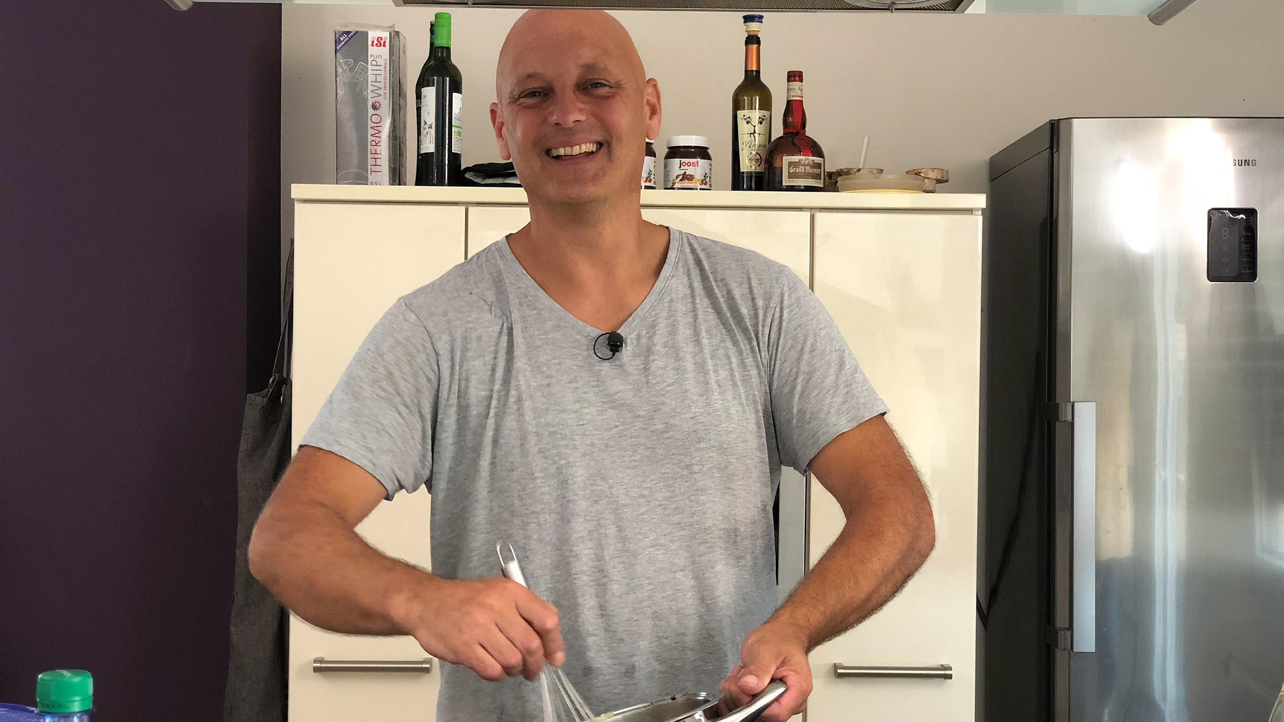 "Die Deutsche Dinner-Meisterschaft": Das ist Joost aus Köln Das ist Gastgeber Joost