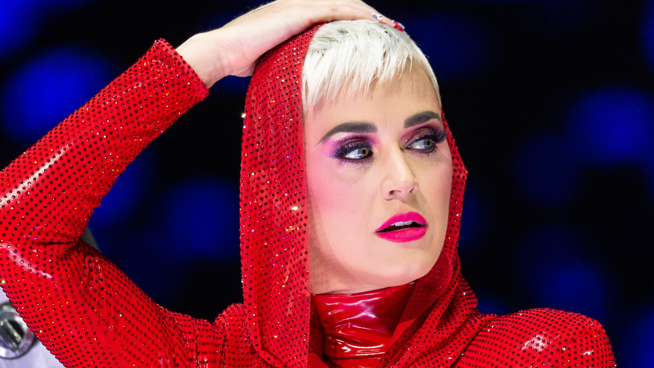 Katy Perry: Ihre Aussage im Gerichtsverfahren um Kesha entlastet Dr. Luke Katy Perry Red Hot On Stage in WITNESS: The Tour - Sydney Concert, Qudos Bank ArenaPictured: Katy PerryRef: SPL5015869 130818 NON-EXCLUSIVEPicture by: Brandon Voight / SplashNews.comSplash News and PicturesLos Angeles: 310-821-2666New York: 212-619-2