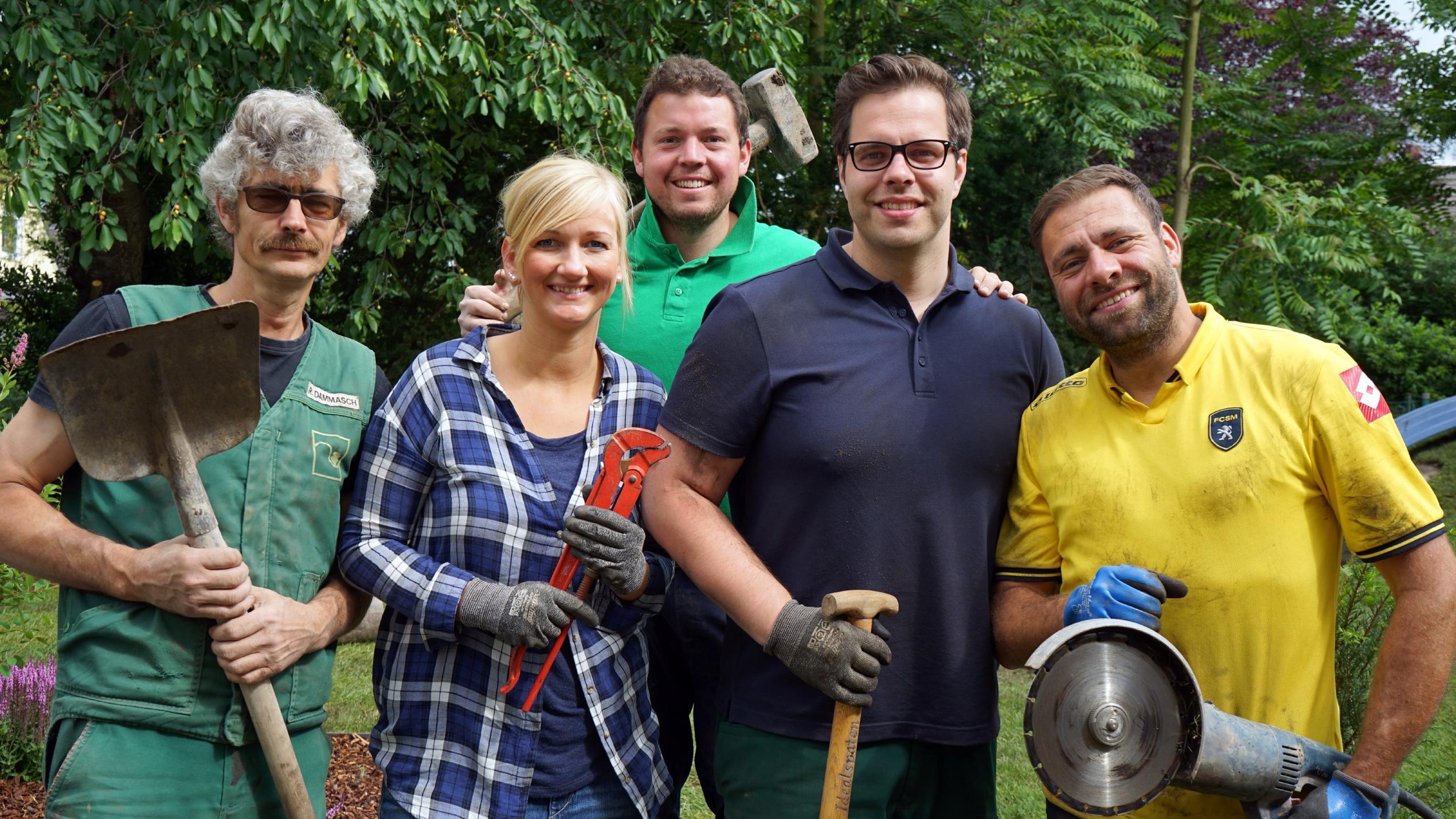 Die Beet Brüder: Jetzt bewerben! V.l.: Garten-Guru Ralf, Nicole, Baggerfahrer Henrik, Familenvater und Architekt Jochen, Organisator Claus
