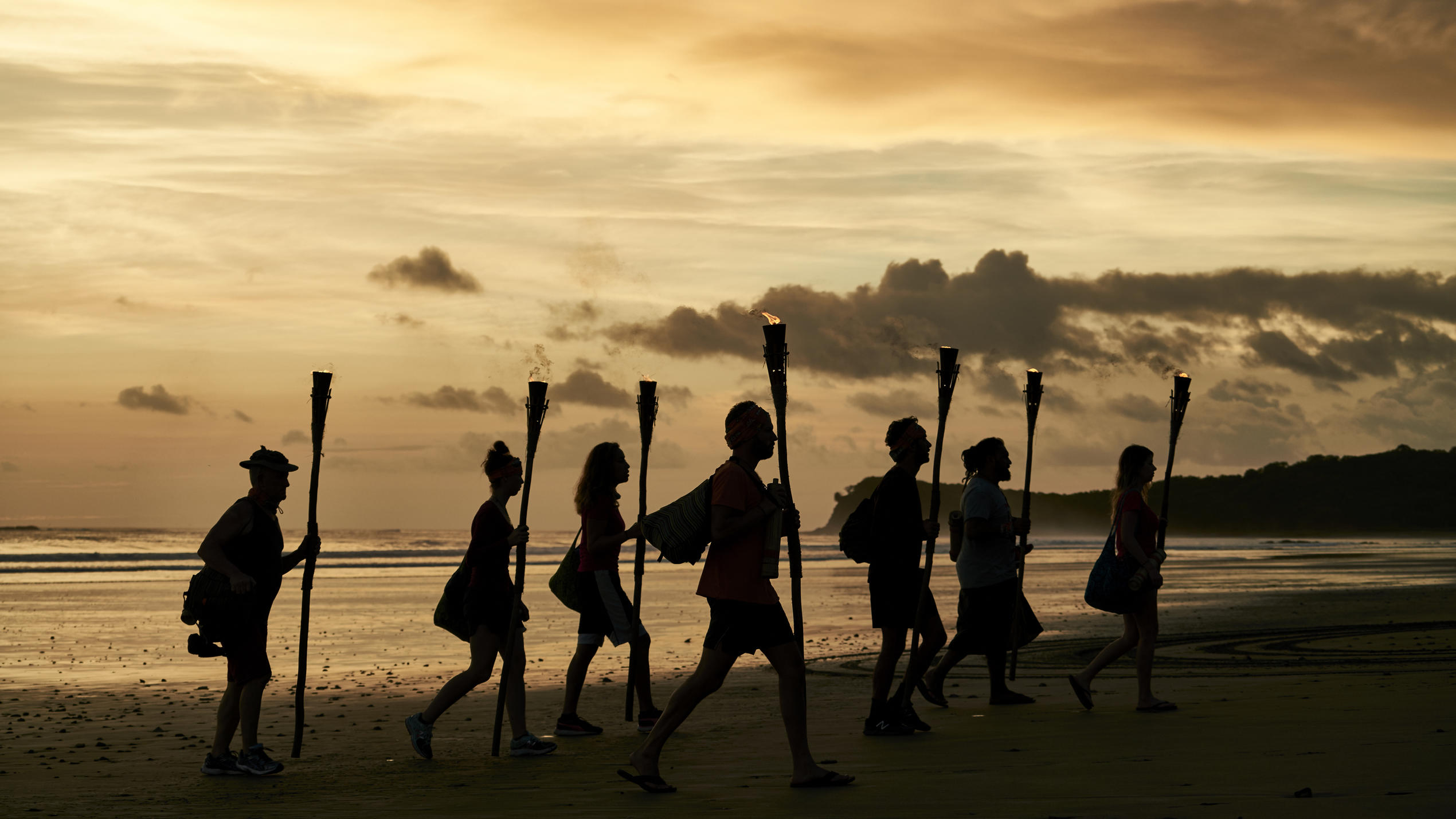 Survivor: Darum geht es in der härtesten Abenteuershow der Welt Bei Survivor kämpfen 18 Spielerinnen und Spieler 39 Tage lang um den Sieg.
