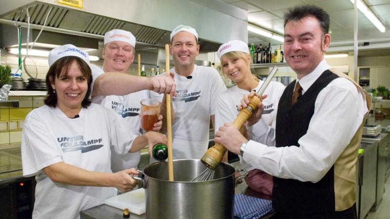Punktestand Tag 5 V. l.: Karen (45), Axel (43), Frank (43), Marielle (21), Thorben (48). Foto: VOX/Kathrin Mordani