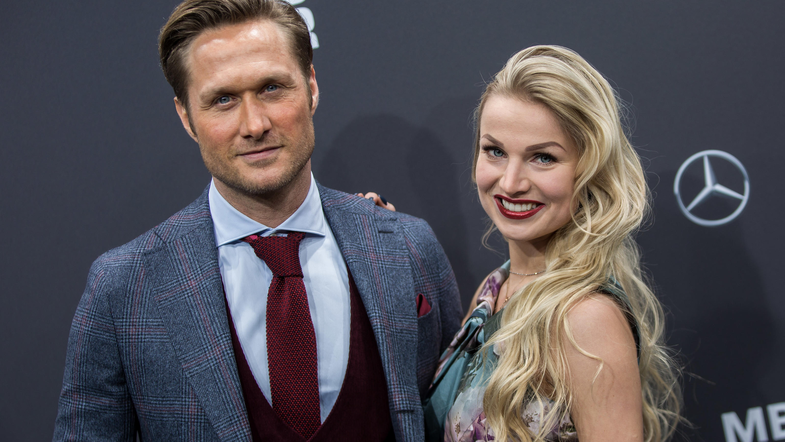 Nico Schwanz: Diese Promi-Dame ist seine neue Freundin Several Celebs on the red carpet of the Riani Fashion Show in BerlinPictured: Nico SchwanzRef: SPL5055793 160119 NON-EXCLUSIVEPicture by: Defrance / SplashNews.comSplash News and PicturesLos Angeles: 310-821-2666New York: 212-619-2666London: 0207 644