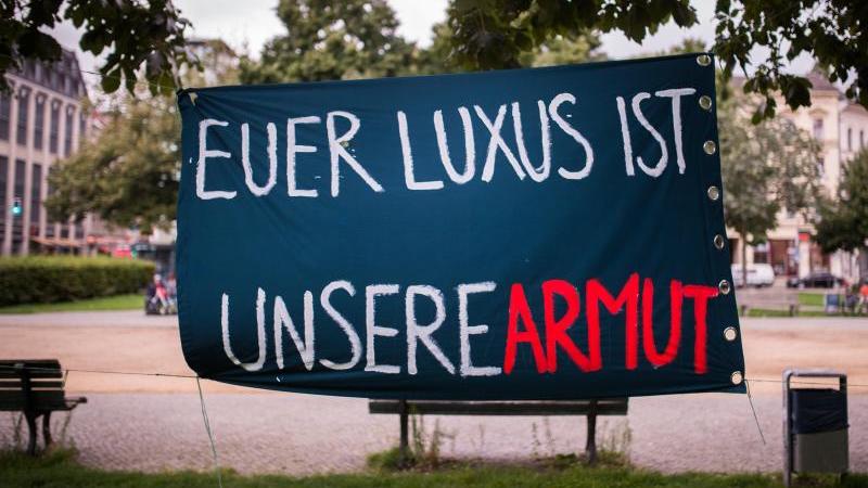 Lebensverhältnisse in Deutschland sind ungleich verteilt Plakat