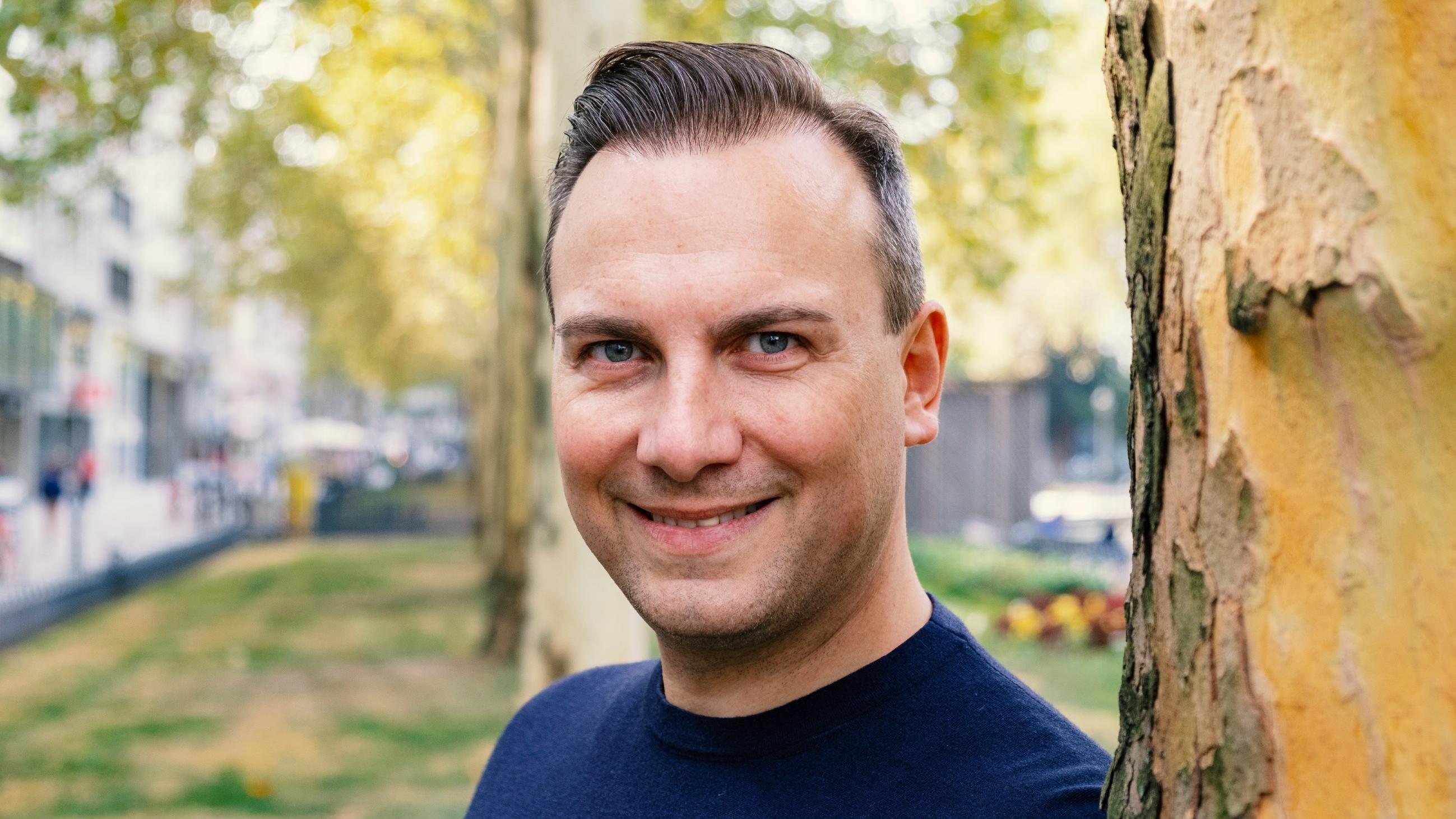 Ready to beef: Das ist Ringrichter Tim Raue Tim Raue tritt bei "Ready to beef" als Ringrichter auf.