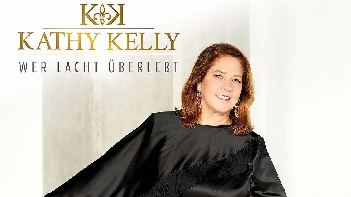 Kathy Kelly und ihr erstes deutschsprachiges Album "Wer lacht überlebt" Kathy Kelly