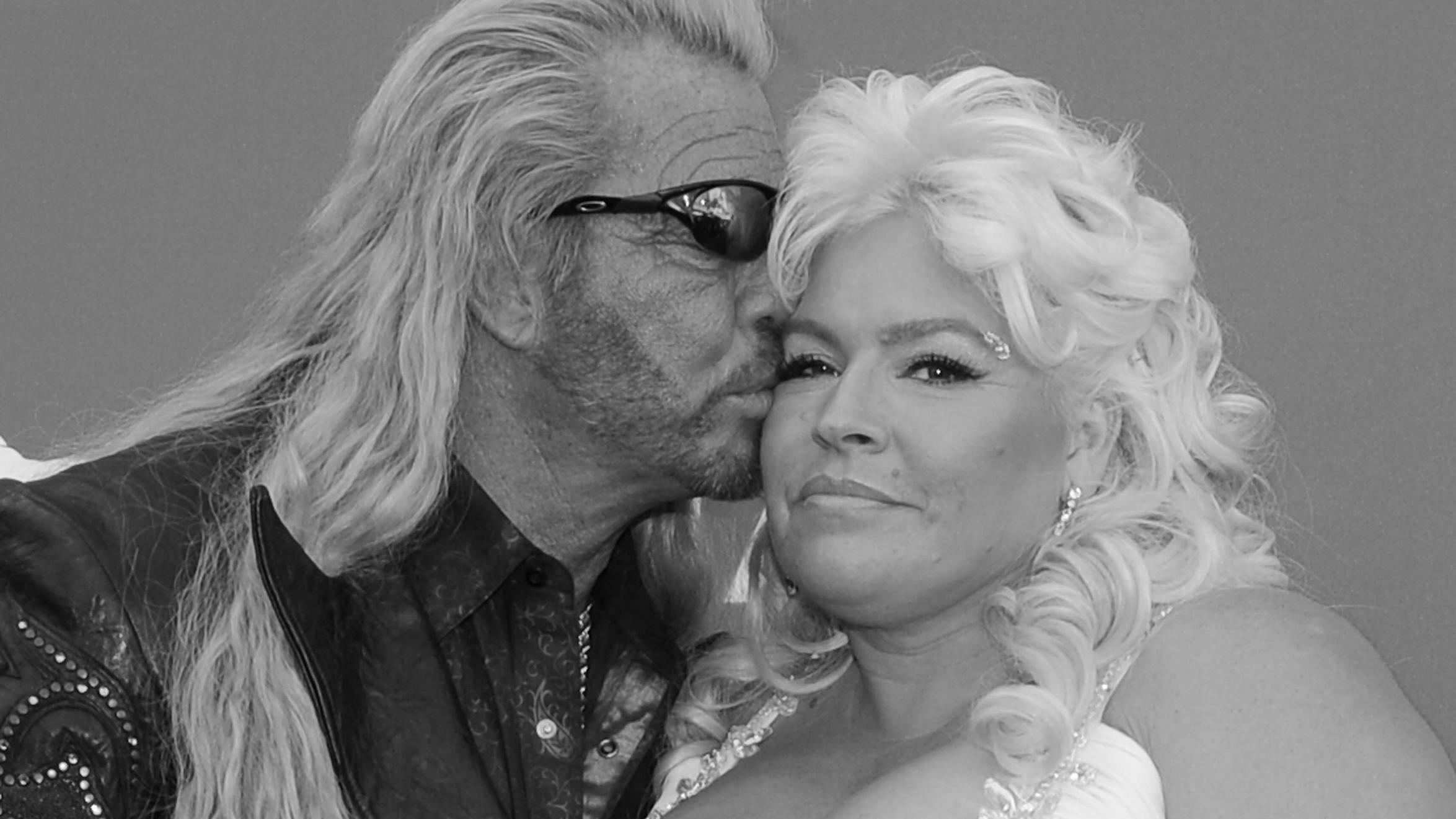 Duane "Dog" Chapmann sogrt sich nach dem Tod einer Frau Beth nun um Sohn Leland (L-R) TV personalities Duane Dog Chapman and Beth Smith arrive at the 48th annual Academy of Country Music Awards at the MGM Hotel in Las Vegas, Nevada on April 7, 2013. PUBLICATIONxINxGERxSUIxAUTxHUNxONLY LAV20130407045