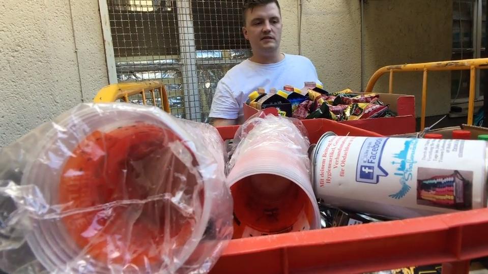 Geister der Großstadt - unterwegs mit Obdachlosenhelfern in Köln Dennis Bucek von der Initiative „Straßenwächter"