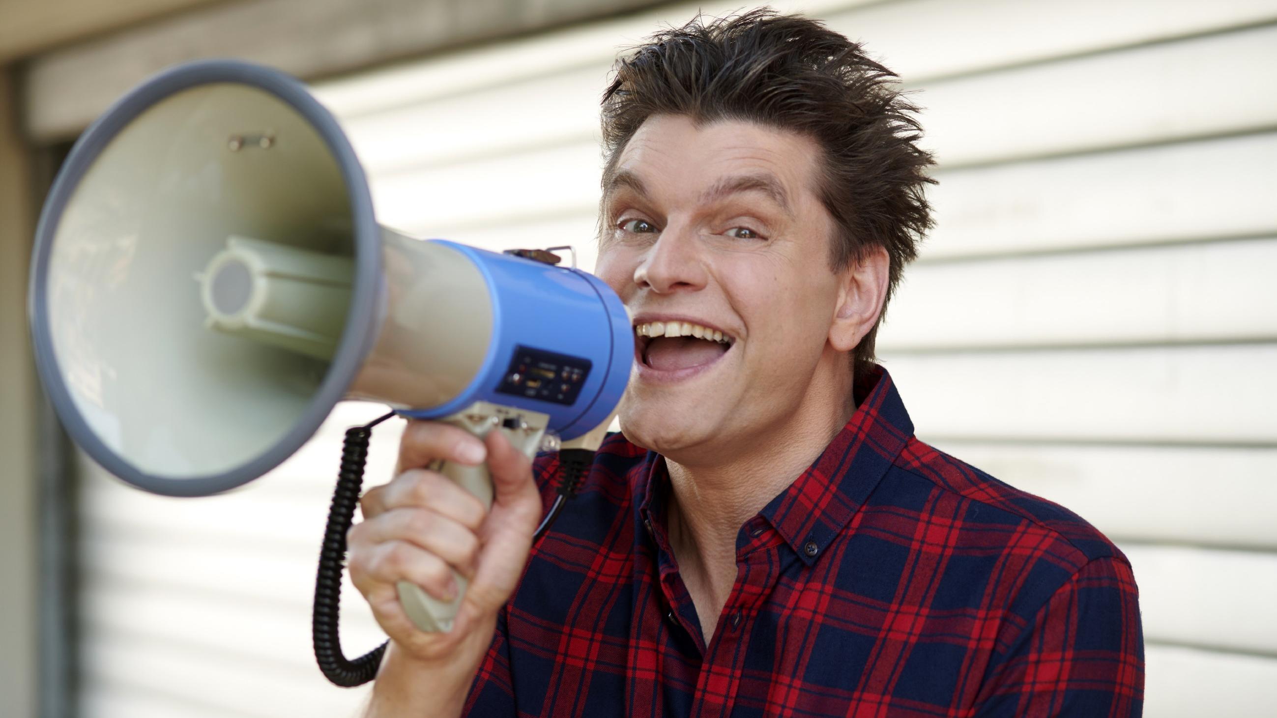 Neue Comedy-Show „Endlich kapiert?!“: Im VOX-Live-Stream zu sehen bei TVNOW Moderator Lutz van der Horst