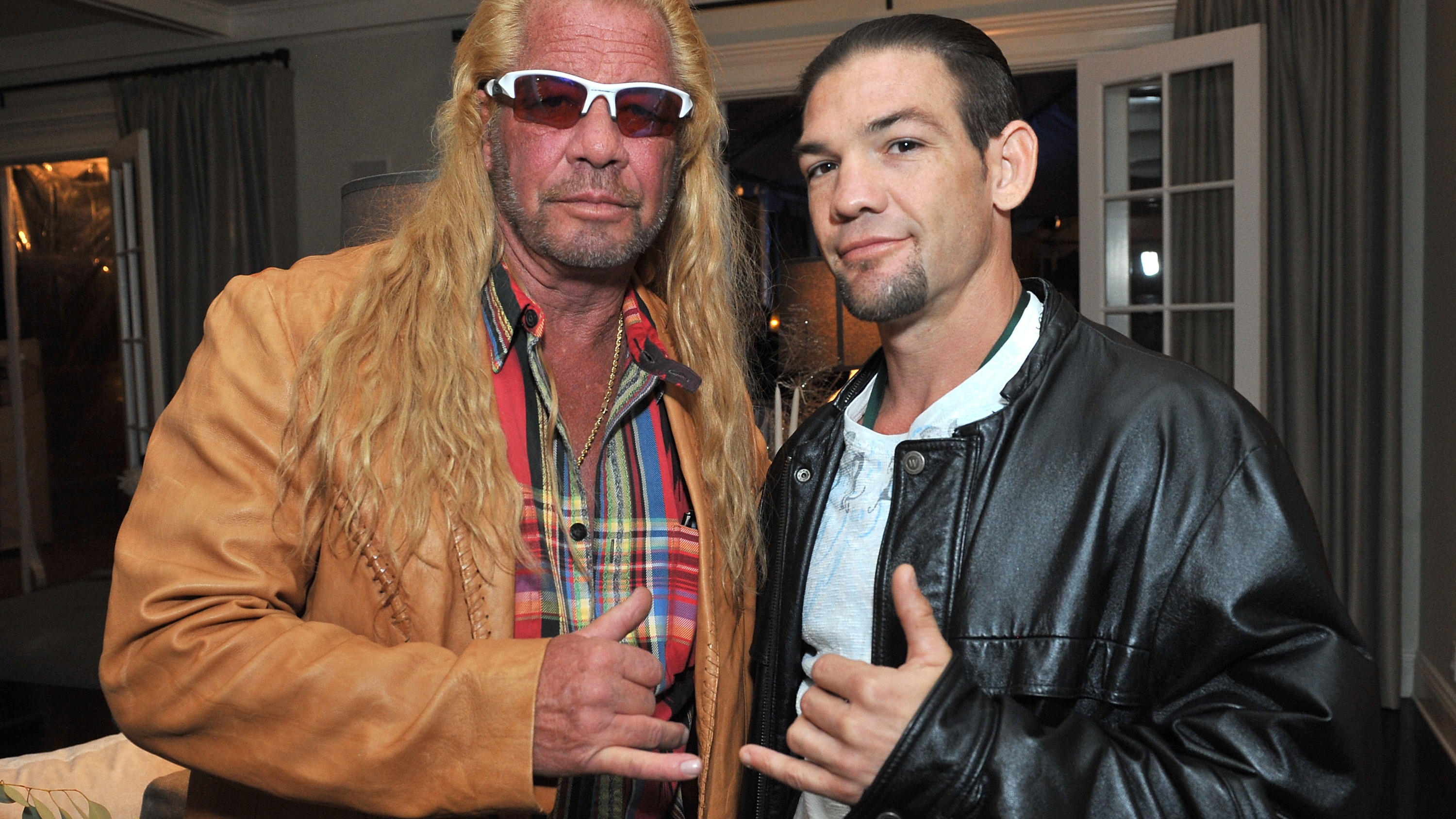 Duane "Dog" Chapmann sogrt sich nach dem Tod einer Frau Beth nun um Sohn Leland Duane "Dog" Chapman und sein Sohn Leland.