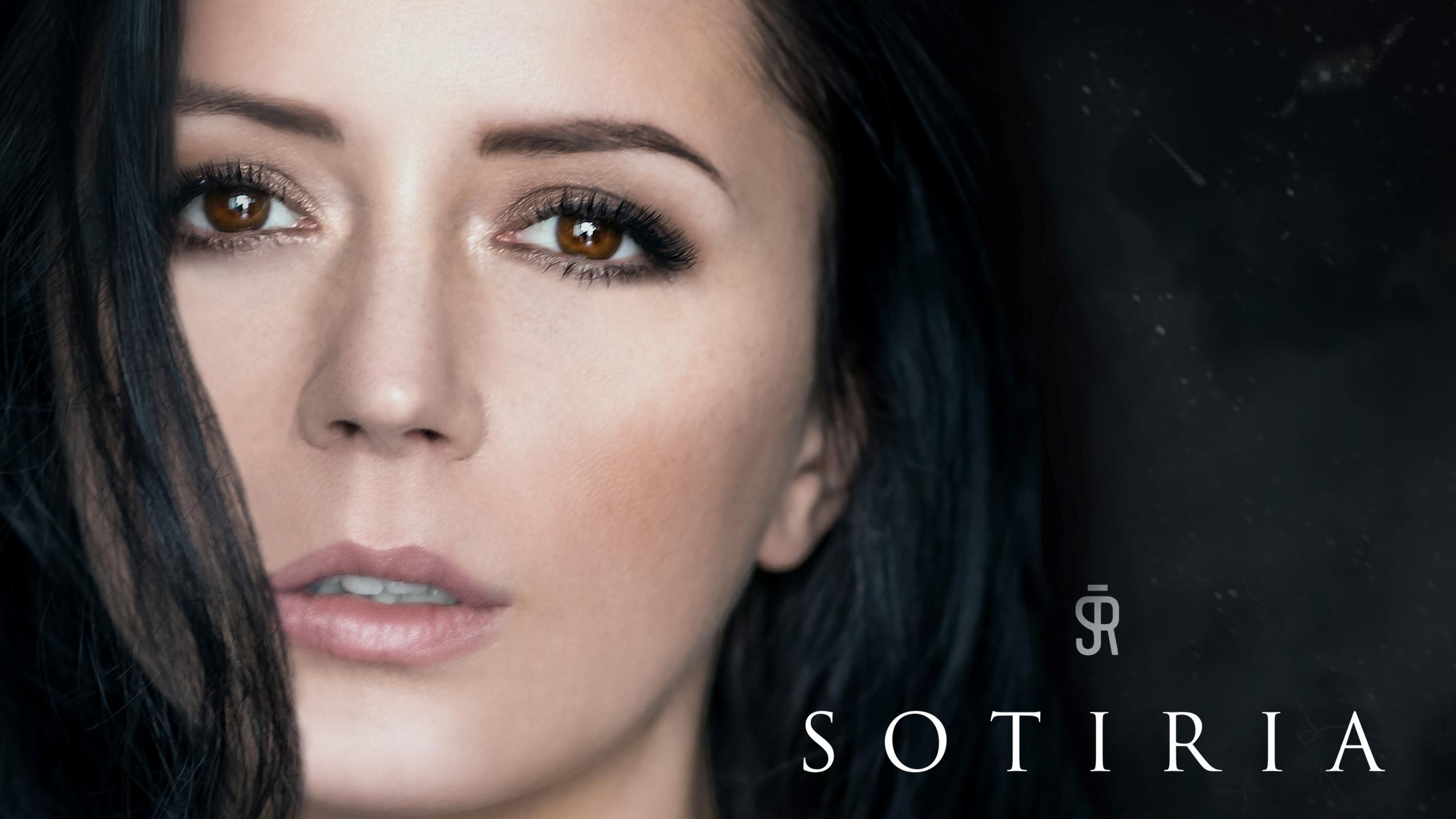 Zwischen Tüll und Tränen: „Nacht voll Schatten“ - Sotiria singt den Song in unserem neuen Trailer Nun hat die charismatische Sängerin Sotiria eine brandneue Single herausgebracht: "Diese Tage sind ewig".