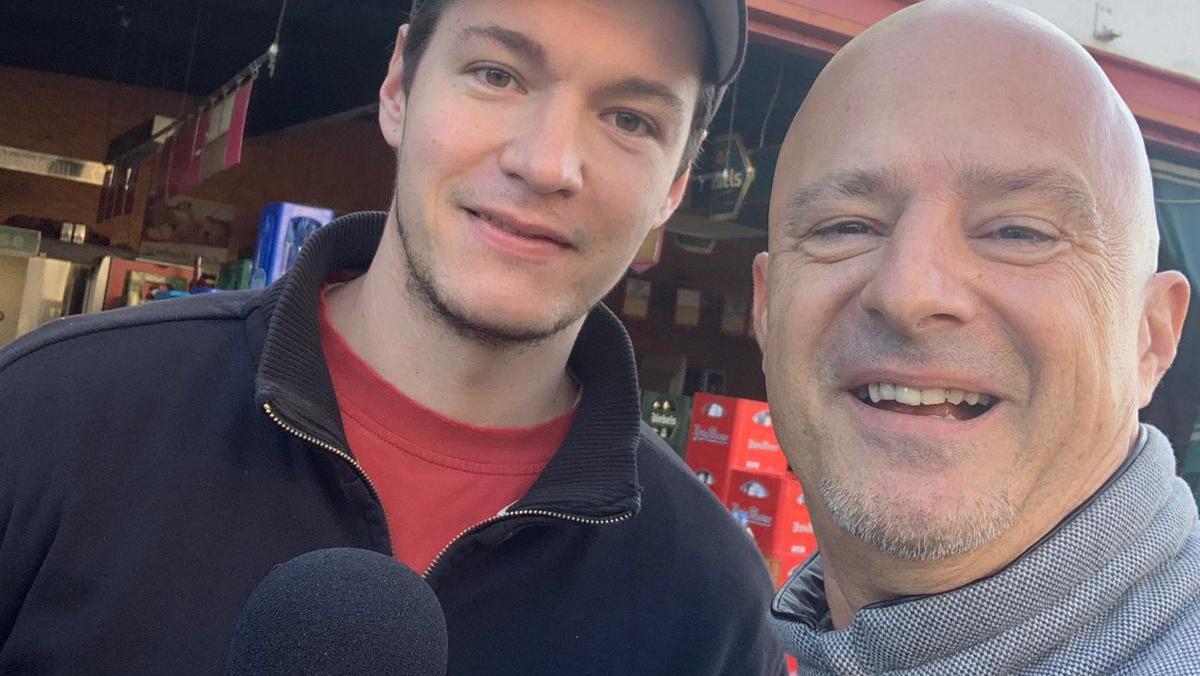 Deffis Woche: Detlef Steves' Getränkelieferant hat es in den Podcast geschafft und es wird auch einmal ernst Detlef Steves spricht im Podcast "Deffis Woche" mit seinem Getränkelieferanten Marc-Daniel Kemkes.