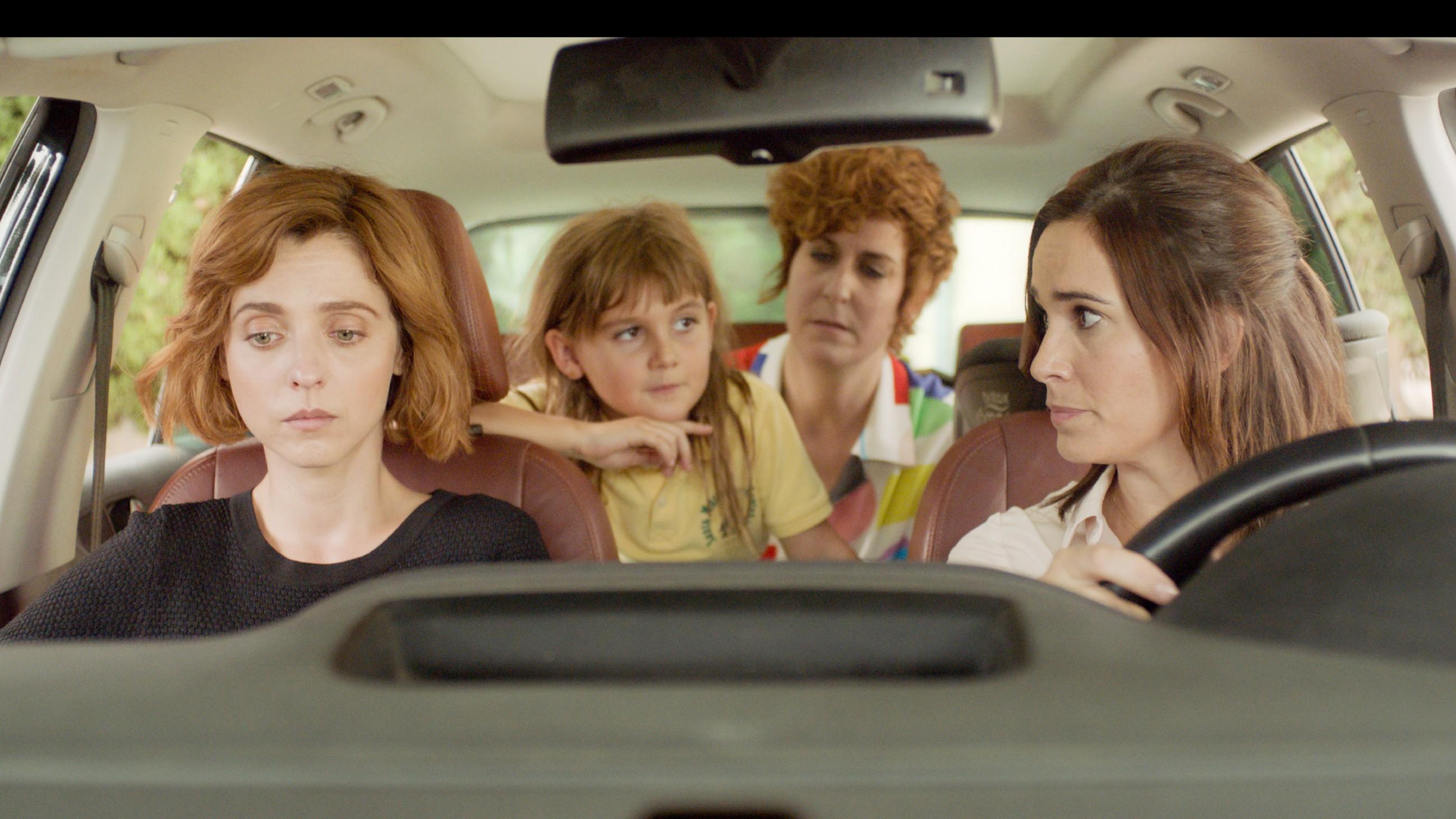 Perfect Life: Drei Freundinnen in der Lebenskrise María Aguado (Leticia Dolera, l.), Cristina (Celia Freijeiro, r.), Esther Aguado (Aixa Villagrá, 2.v.r.), Paula (Cocó Salvador)