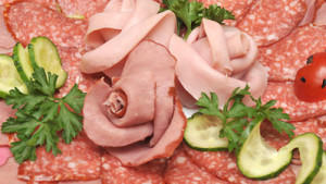 Diese Geflügelwurst-Sorten enthalten nicht nur Geflügel Diese Geflügelwurst-Sorten enthalten nicht nur Geflügel