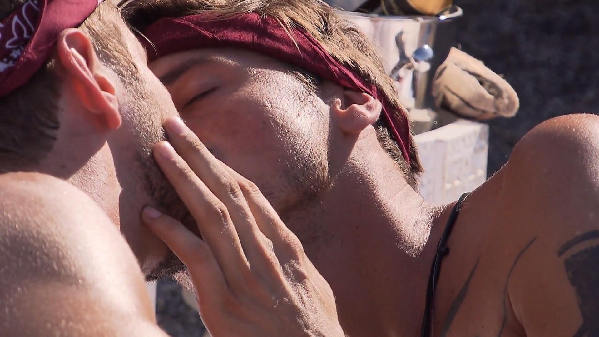 Intime Gespräche, ein zärtlicher Kuss und... Bäm! Nicolas Puschmann und Kandidat Dominic in der zweiten Folge von "Prince Charming".