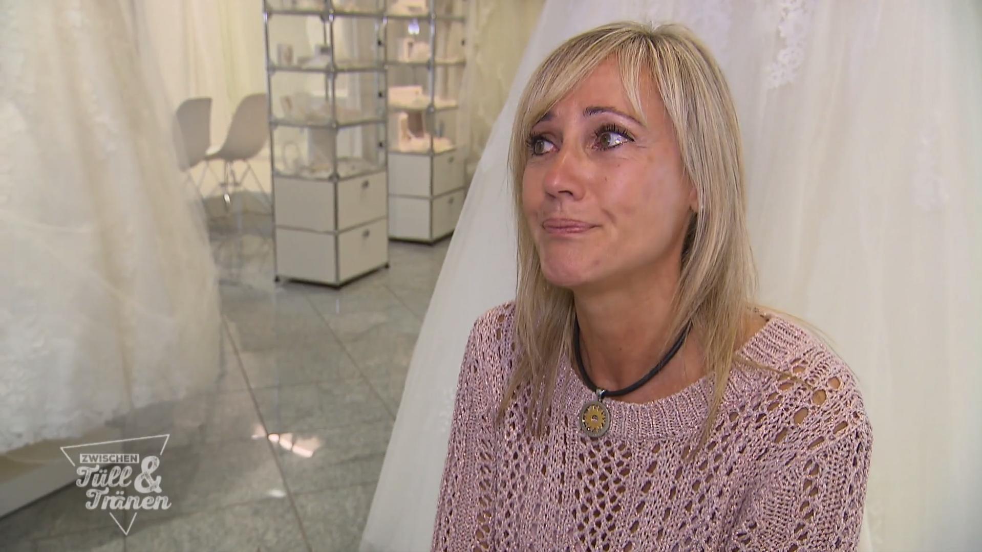Zwischen Tüll und Tränen: Ein schweres Schicksal verbindet Marie Bernal und ihre Braut Laura Zwischen Tüll und Tranen