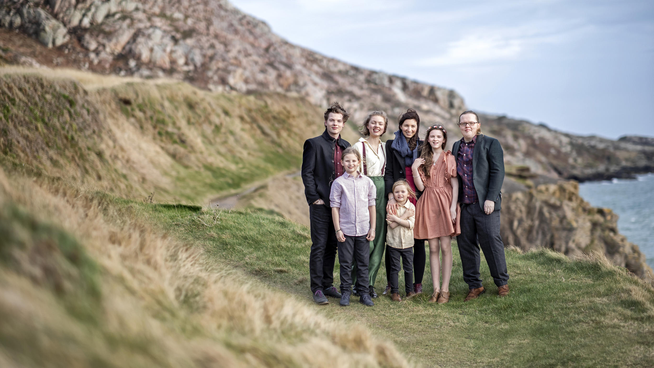 Zwischen Tüll und Tränen: Ein Song über Zusammenhalt und Gemeinschaftssinn - "Stay With Me" von Angelo Kelly & Family Angelo Kelly & Family