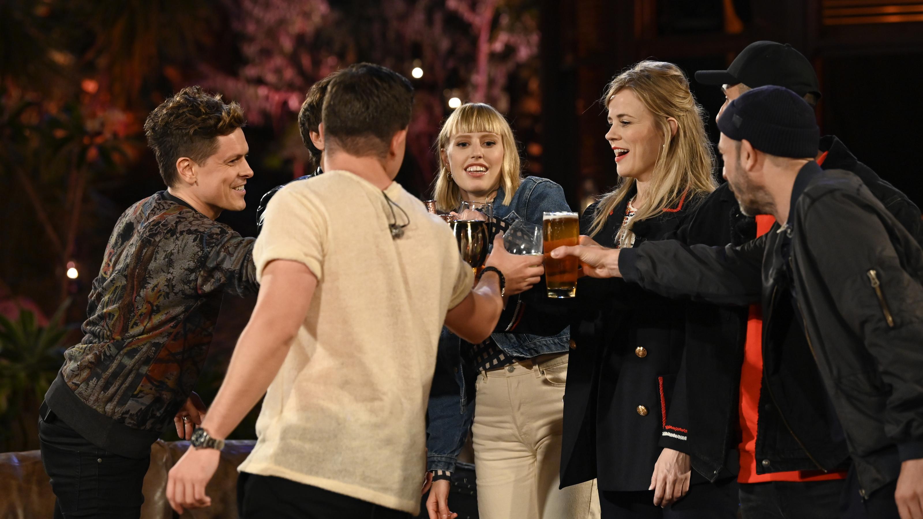 Sing meinen Song 2020: Michael Patrick Kelly blickt auf den letzten Tauschabend zurück Michael Patrick Kelly (l.), LEA (M.) und Ilse DeLange.Die Verwendung des sendungsbezogenen Materials ist nur mit dem Hinweis und Verlinkung auf TVNOW gestattet.