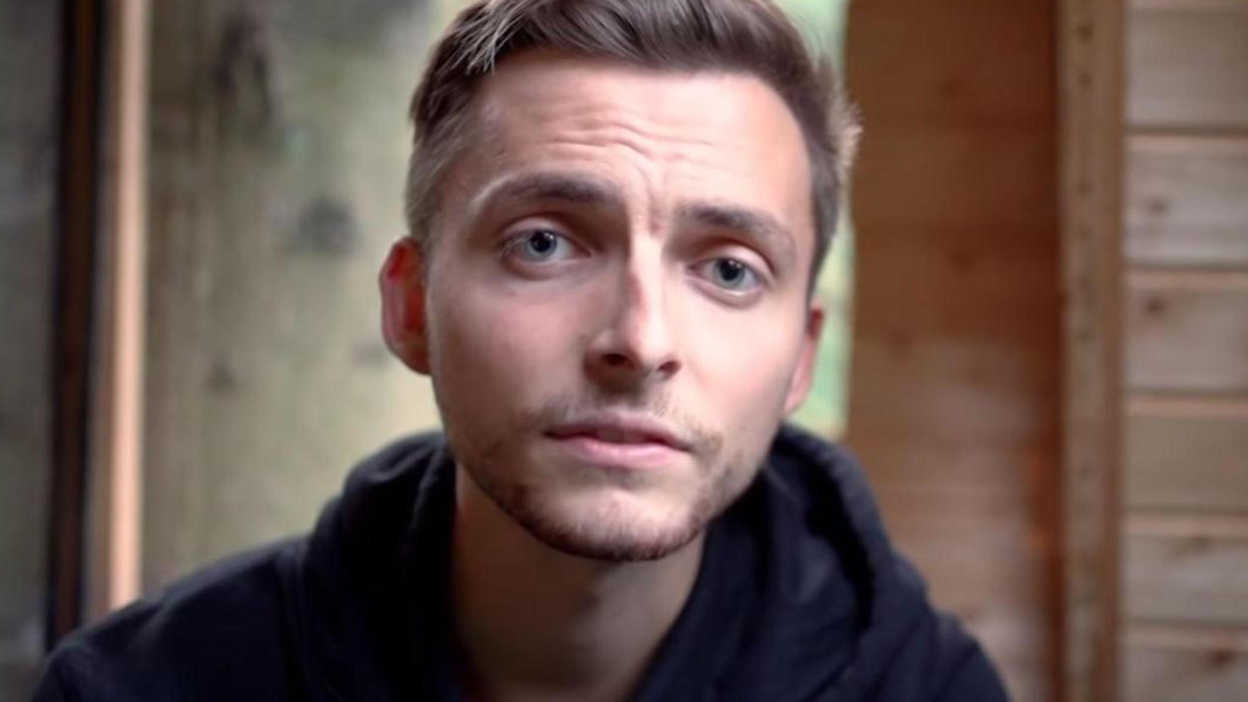YouTube-Star Philipp Mickenbecker schockt mit Bildern seines Tumors YouTuber Philipp Mickenbecker verkündet seinen Fans eine traurige Nachricht: Er hat Krebs.