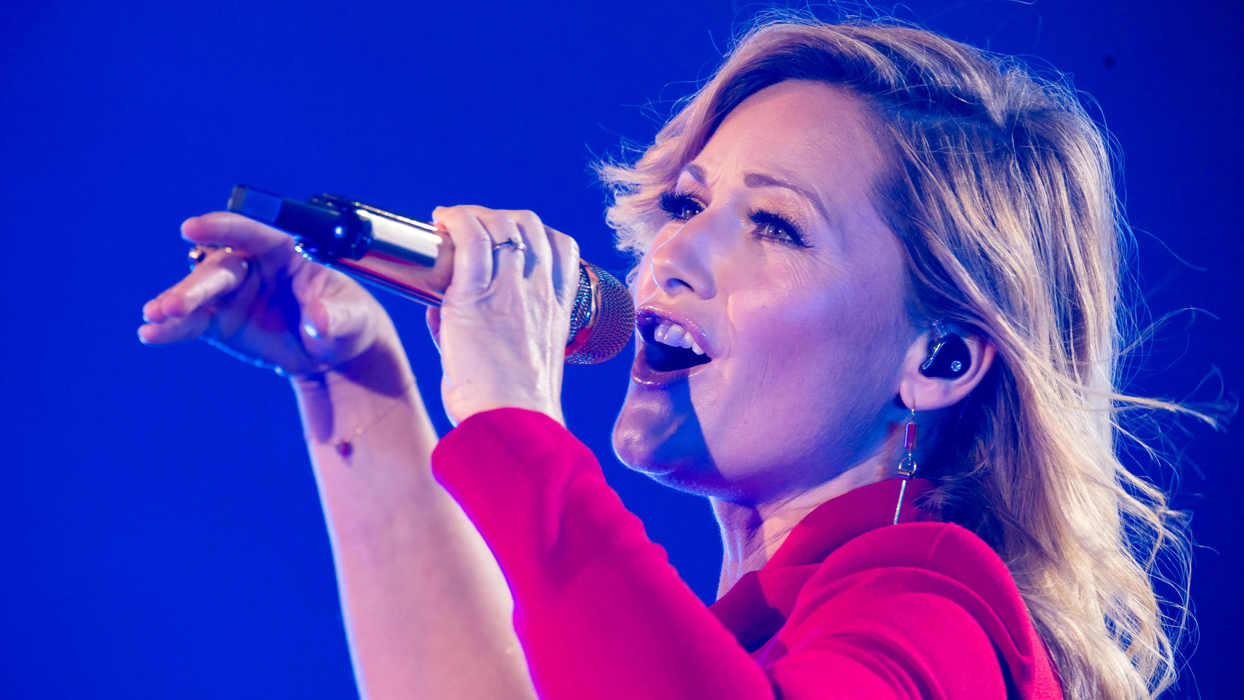 Josh Groban: Duett mit Helene Fischer Helene Fischer singt mit Josh Groban das Duett „I’ll Stand By You“