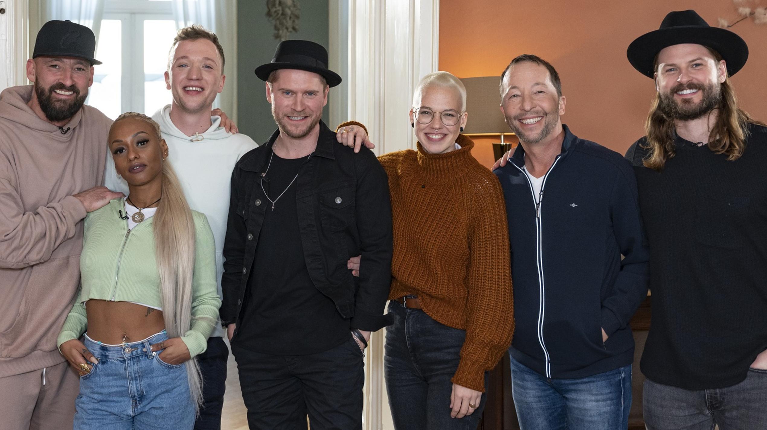 „Sing meinen Song 2021" im TV verpasst? Jetzt ganze Folge online auf TVNOW sehen Diese Stars tauschen in der achten „Sing meinen Song“-Staffel ihre Songs.