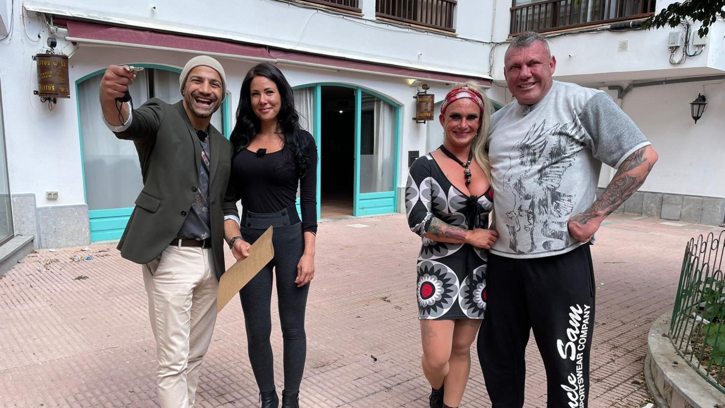 Caro & Andreas Robens übernehmen „Faneteria“: DAS wünscht sich Danni Büchner Ercan und Kim eröffnen in Cala Millor das zweite „Iron Diner“ auf Mallorca - ein Fitness-Fastfood-Restaurant von Andreas und Caro Robens.
