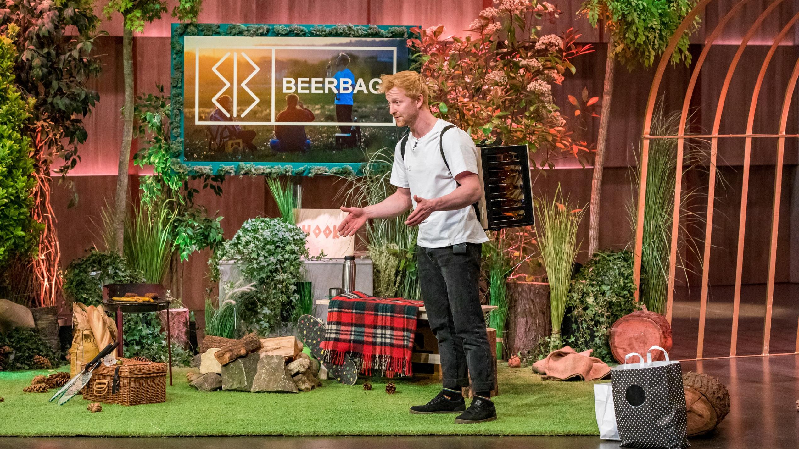 Die Höhle der Löwen 2021: Am 19. April pitchen BeerBag, ZASTA, MyEy, bikuh und nao BeerBag: So lässt sich die Bierkiste auf dem Rücken tragen