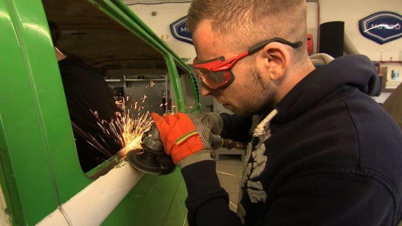 Die Tuning-Profis Ein Tuning-Profi im Einsatz